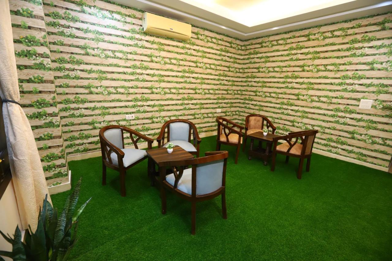 Hotel Nature View Green Park Metro Couple Friendly New Delhi Buitenkant foto